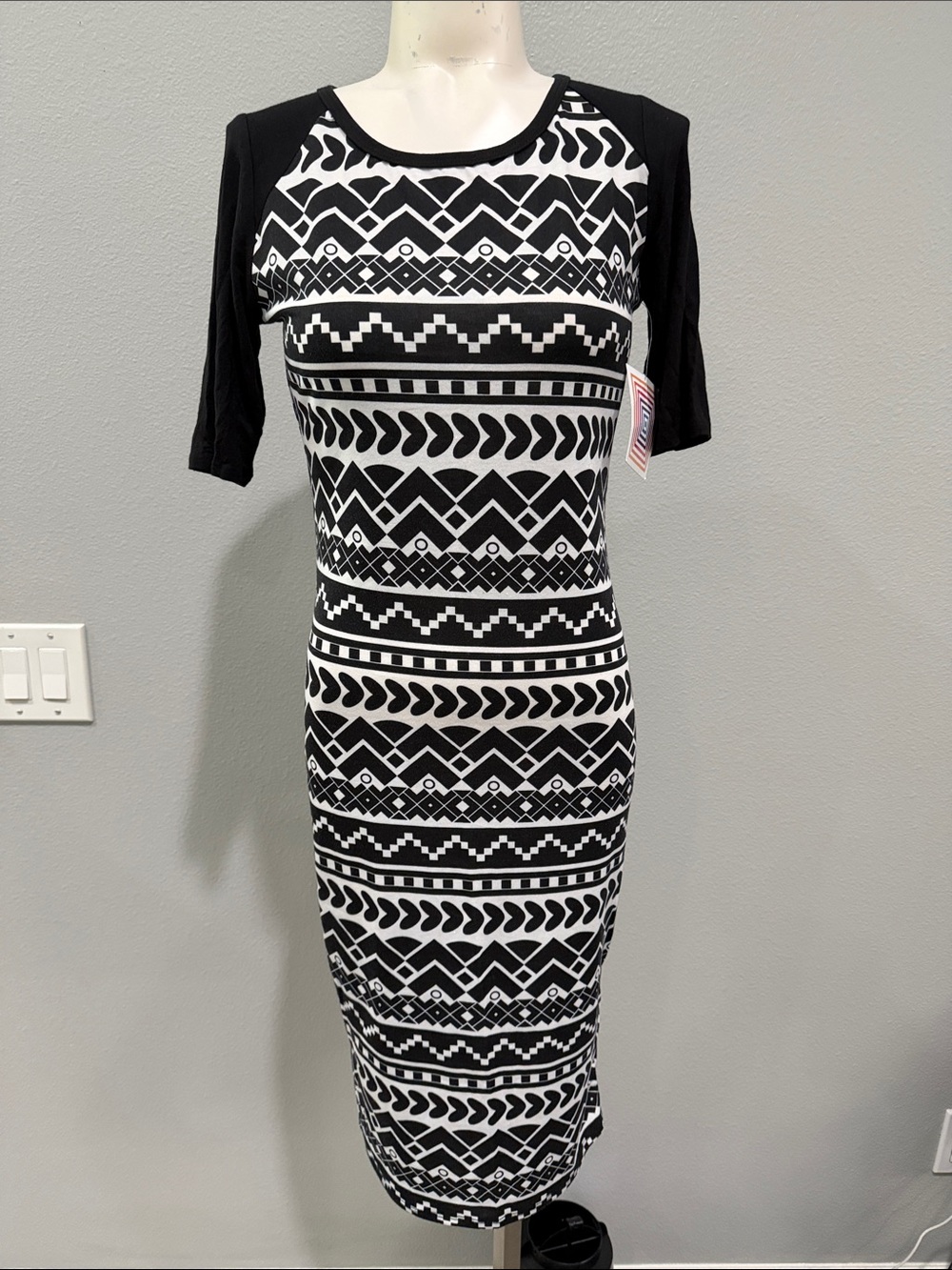 Geometric Print LuLaRoe Baseball Tee Style Dress. Size XS